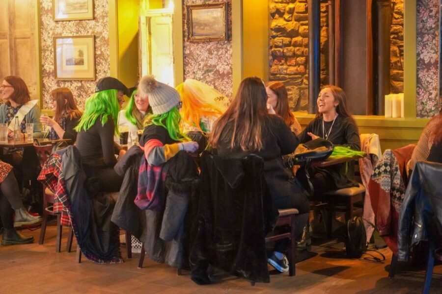 Dublin: Irish Music and Dance Show with Dance Lesson - Irish Dance in a Real Pub Setting at The Merchants Arch