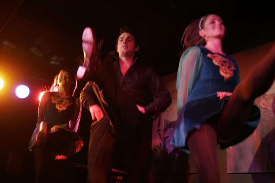 Dublin: Irish Night Show at the Merry Ploughboy Pub - Stepdancing and the performance glow-up during the show