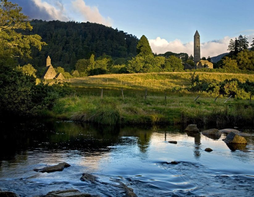 Dublin: Kilkenny, Wicklow & Glendalough Tour & Sheepdog Show - Kilkenny free time: cobblestones, shops, and castle gardens