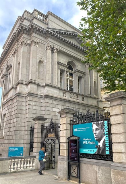 Dublin: Literary Walking Tour - Wilde, Yeats & Joyce - National Library of Ireland: Yeats outside, then Yeats inside
