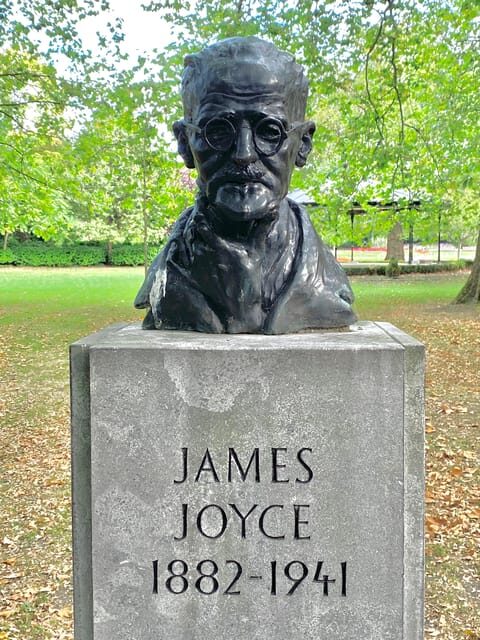Dublin: Literary Walking Tour - Wilde, Yeats & Joyce - Stephen’s Green stroll: the park where Joyce gets personal