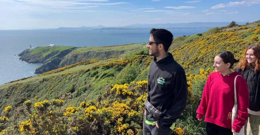 DUBLIN: Malahide castle and Howth MULTILINGUAL full day tour - The bus ride that sets up your “North Bay” day