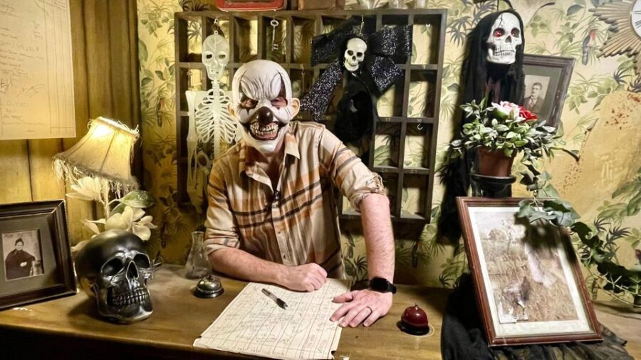 Dublin: Murder Mystery at the National Wax Museum - Check-In and the Small-Group Detective Setup (Max 5)