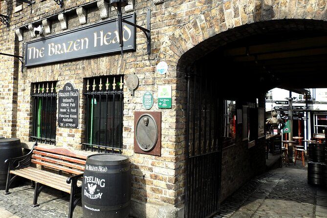 Dublin Old Town: Famous Pubs Exploration Game and Tour - What you’re paying for: value, pacing, and what isn’t included