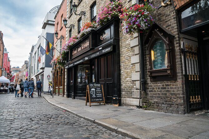 Dublin Old Town: Famous Pubs Exploration Game and Tour - The puzzle and story part: fun when it clicks, frustrating when it doesn’t