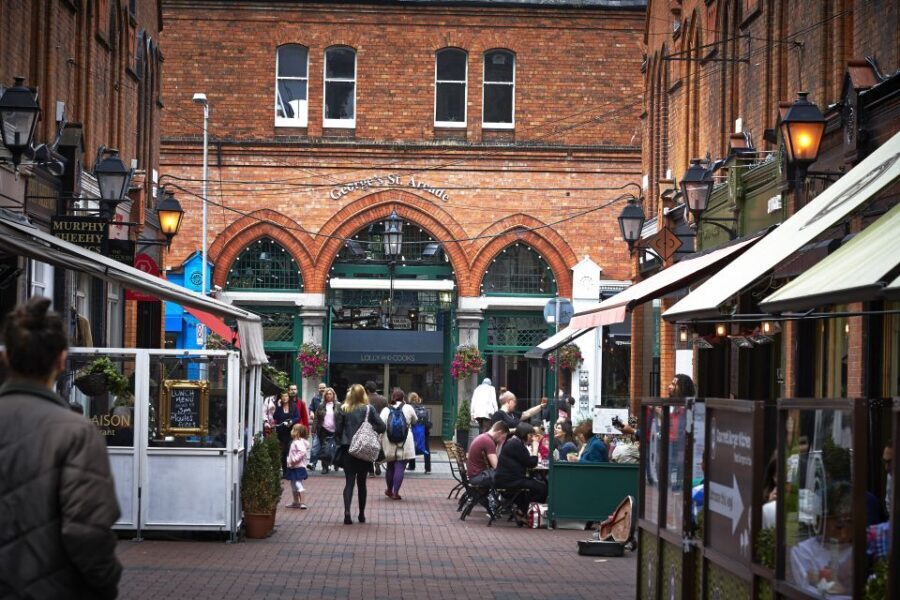 Dublin: Private City Tour in German - Dublin’s Stretch Beyond the Center: Docklands, Dun Laoghaire, Howth