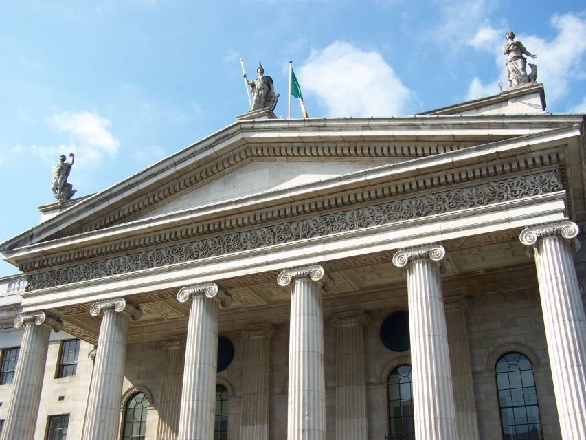Dublin: Private City Tour in German - Trinity College Pass-By and What It Means for Your Plans