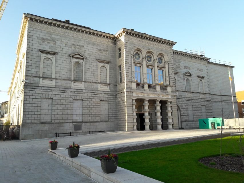 Dublin: Private Tour of City Monuments in Spanish - Why a Private Spanish-Language Walk Makes Dublin Easier