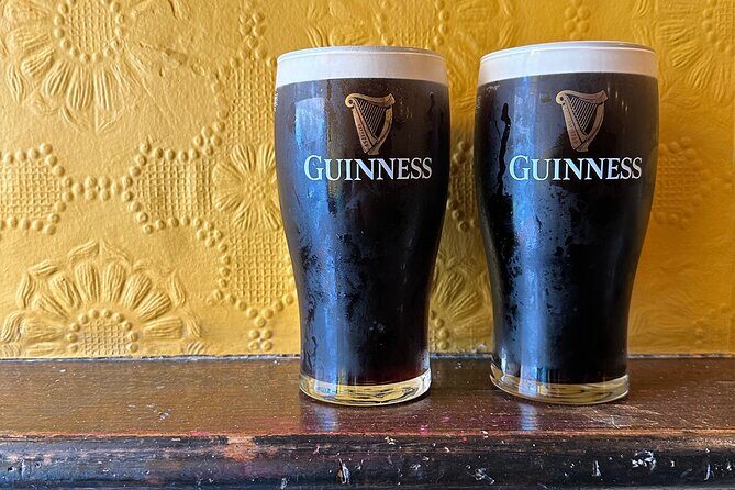 Dublin Pub Tour: Guinness Perfect Pour, Whiskey, Music and More - A 4-hour route that feels like Dublin after dark