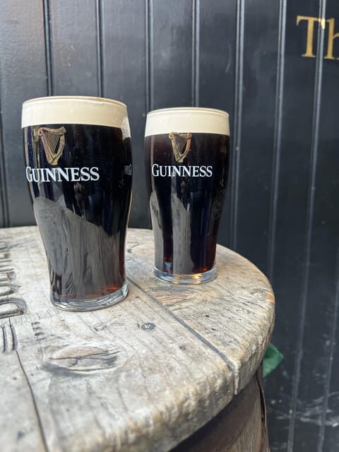 Dublin: Pub Tour. Pour The Perfect Guinness, Whiskey & Music - Quick Temple Bar sights: photos, walking, and keeping the flow