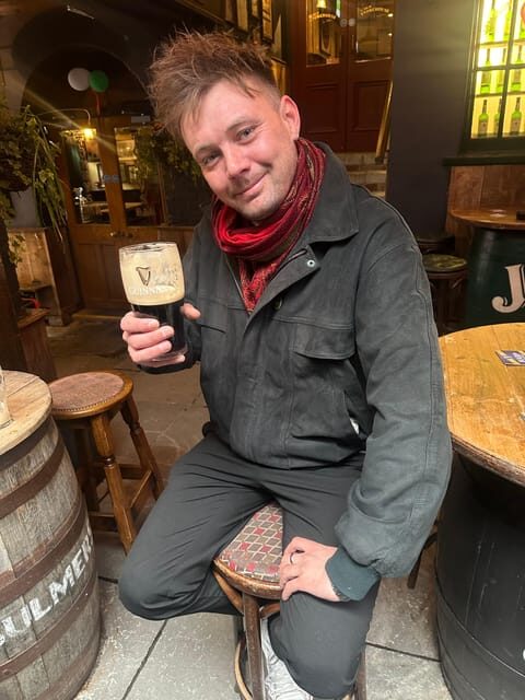 Dublin: Pub Tour. Pour The Perfect Guinness, Whiskey & Music - Moving toward Christ Church Cathedral: culture in the lanes
