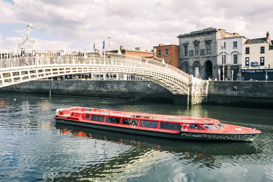 Dublin: River Liffey Sightseeing Cruise - Comfort, timing, and what tides can change