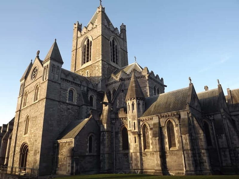 Dublin: Sightseeing Walking Tour in German - A German-language walking tour that actually stays fun