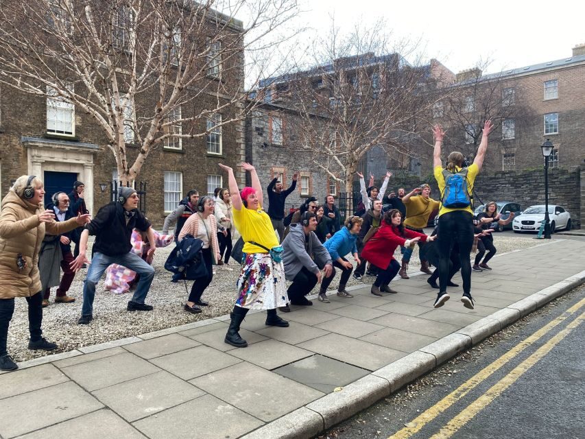 Dublin: Silent Disco Walking Tour - Getting kitted out: headsets, ponchos, and what the tour actually feels like