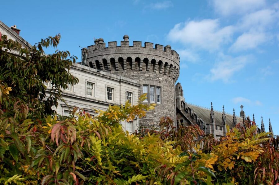 Dublin: St Patrick's, Book of Kells, and Dublin Castle Tour - Molly Malone photo stop: the fun detour that keeps you grounded in Dublin