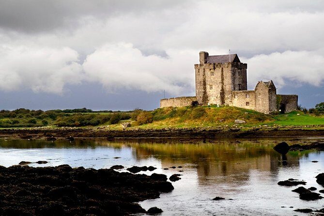 Dublin to Cliffs of Moher, including Wild Atlantic Way and Galway - The guide experience: what you can expect from the day’s hosting style