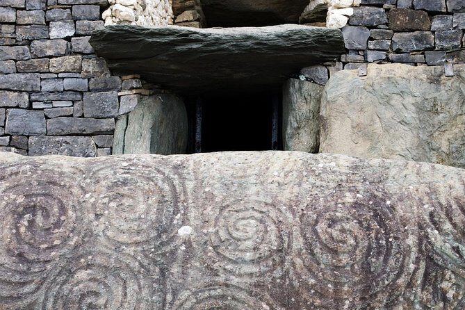 Dublin to Newgrange, Monasterboice Small Group Guided Tours - Stop 2: Newgrange (about 3 hours) and the winter-solstice alignment