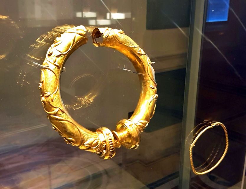Dublin: Treasures of Ireland Museums Private Tour - National Gallery of Ireland: from conquest symbols to civil-war meaning