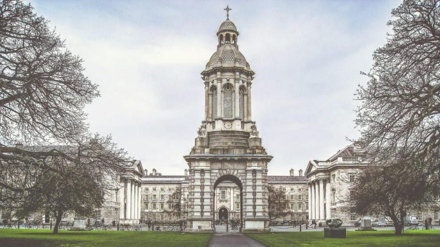 Dublin walking tour: ghosts & haunted places - The devil warning, the Green Lady, and Hellfire Club tales