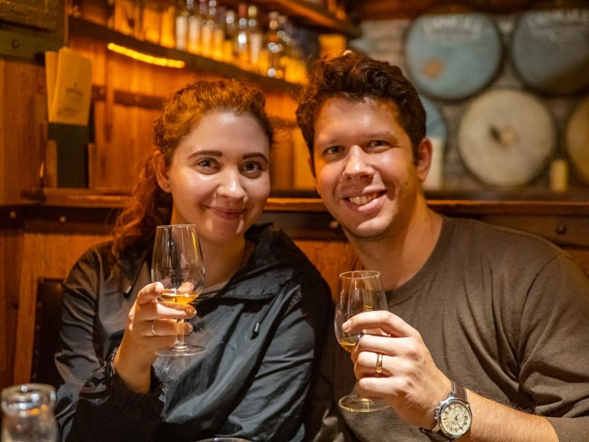 Dublin: Whiskey Tasting Tour - Stop 1: The Lincoln’s Inn tasting session (70 minutes) where you get your footing