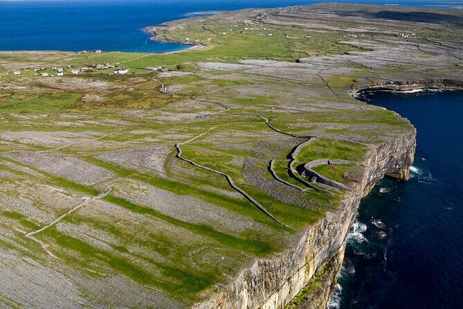 Electric biking on Inishmore island. Aran island. Self-guided. Full day. - Rain, hills, and the real rhythm of Inishmore roads