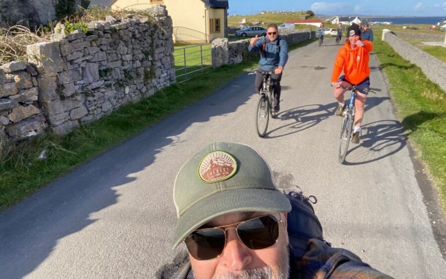 From Doolin: Day Trip to Inisheer with Bike or Bus Tour - The island cafe reset: reserved seating, tea/coffee, and scones