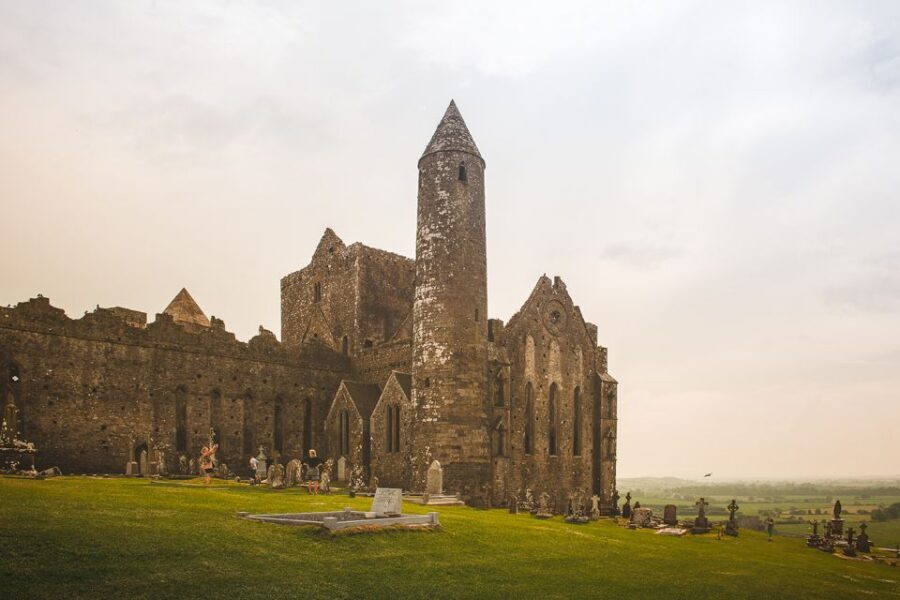 From Dublin: 3-Day Dingle, Killarney & the Wild Atlantic Way - Day 2: Conor Pass to Slea Head on the Dingle Peninsula (Gaeltacht day)