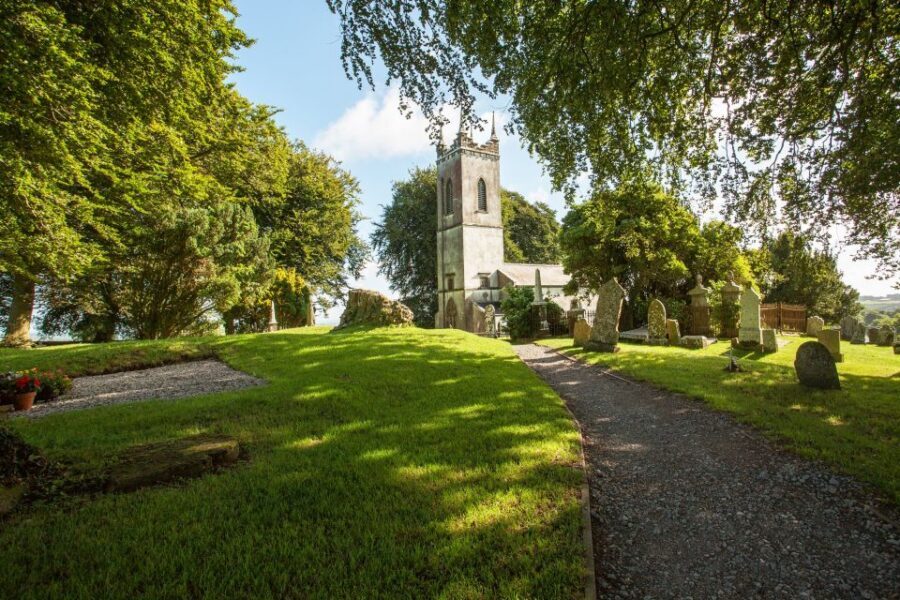 From Dublin: Celtic Boyne Valley and Ancient Sites Tour - From Molly Malone to the Boyne Valley: how the day moves