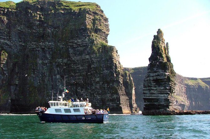 From Dublin: Cliffs of Moher, Bird of Prey & Aillwee Cave - Boat ride versus Bird of Prey demo: when the Atlantic calls the shots