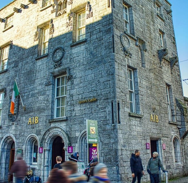 From Dublin: Galway + Cliffs of Moher Boat Cruise in Spanish - Breaks, café stops, and the real lunch situation