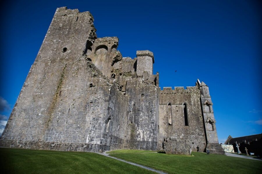From Dublin:Cork,Cahir Castle,Rock of Cashel Tour in Spanish - St Anne’s Church bells: a small moment with big fun value