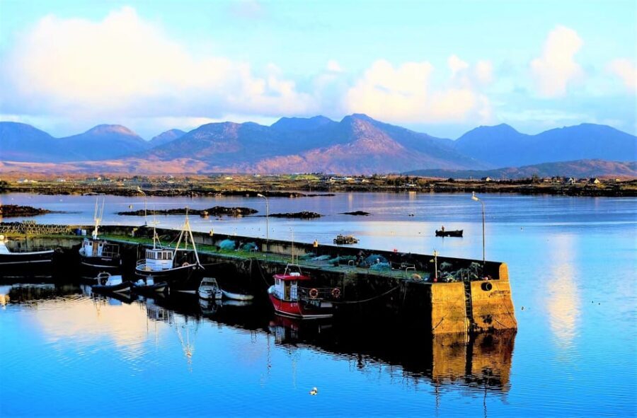 From Galway: Connemara, Kylemore Abbey or National Park Tour - The Inagh Valley drive and the final photo classics