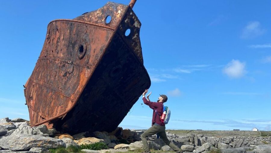From Galway: Day Trip to Inisheer with Bike or Bus Tour - Prefer not to cycle? The mini-bus option keeps the day enjoyable