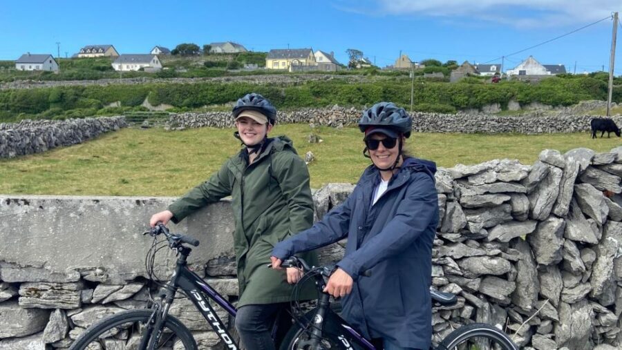 From Galway: Day Trip to Inisheer with Bike or Bus Tour - Tea, coffee and scones: the local social moment you actually remember