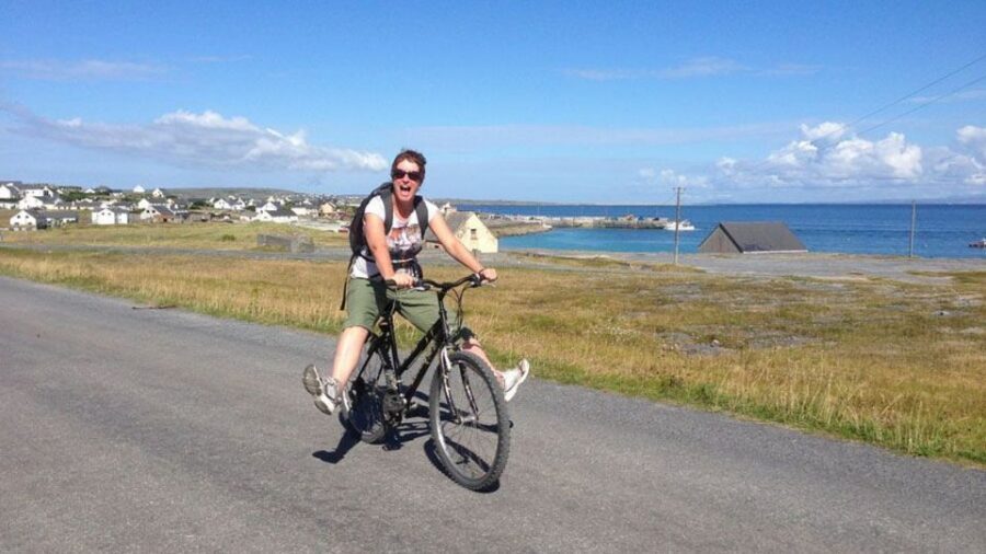 From Galway: Day Trip to Inisheer with Bike or Bus Tour - Ferry time to Inisheer: short boat ride, strong scenery pay-off