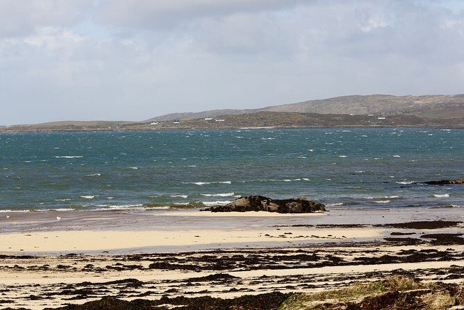 From Galway: Guided tour of Connemara with 3 hour stop in Kylemore Abbey - Clifden and Sky Road: where the Atlantic view gets dramatic