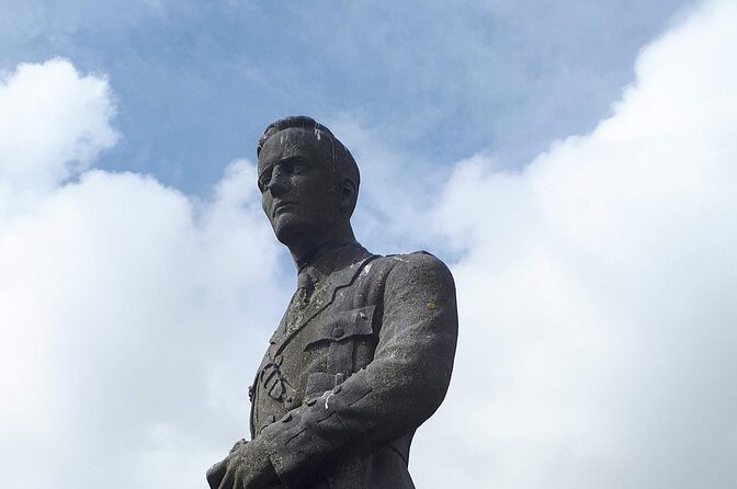 Galway City Walking Tour - Oscar Wilde and Eduard Vilde: why the arts show up in street names