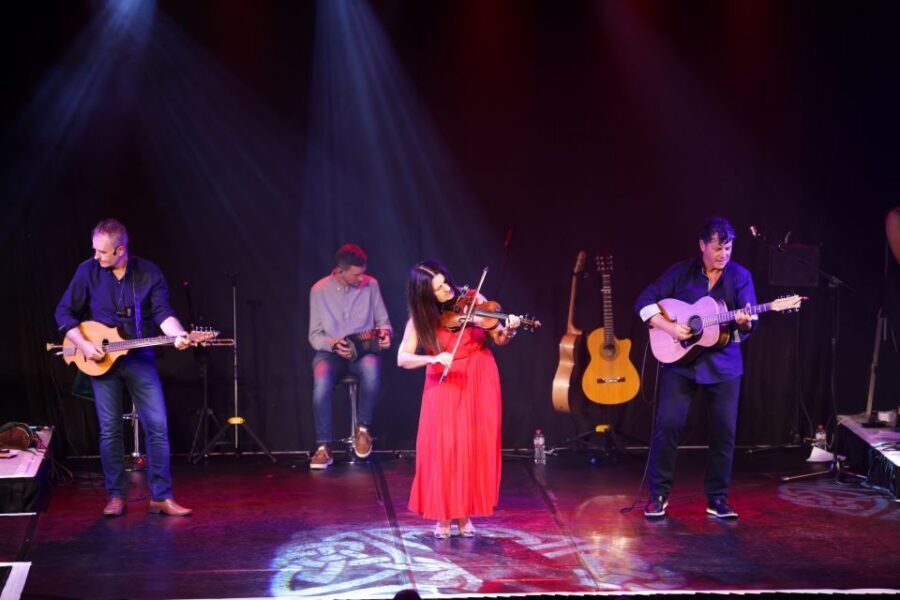 Galway: Trad on the Prom Ticket with Irish Music and Dancing - Who This Show Fits Best (and Who Might Want to Think Twice)