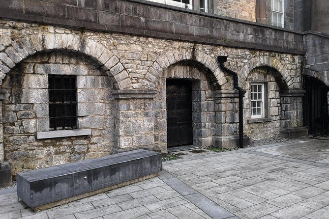 Guided tour of Kilkenny in French with an Irish guide - Stop 5: Kilkenny Old Jail and Courthouse (Grace’s Castle)