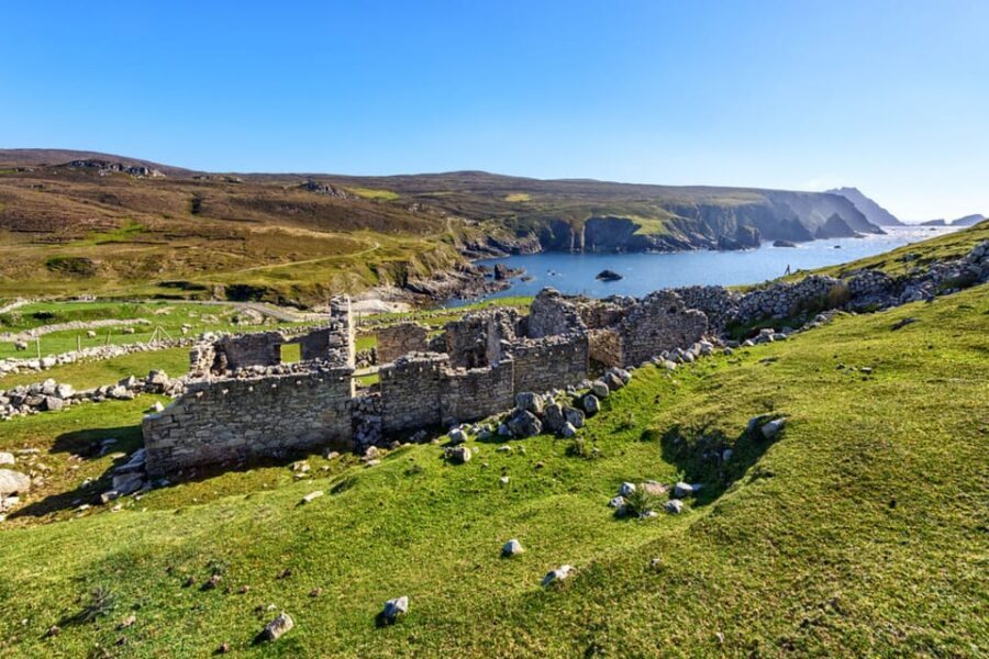 Gweedore: Guided eBike Tour - Bad Eddie by the coast: shipwreck history you can feel in the air