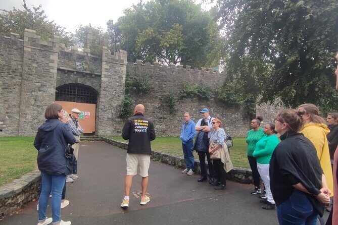 In Our Shoes Dublin Walking Tour - Meeting near the Liffey and starting on easy ground