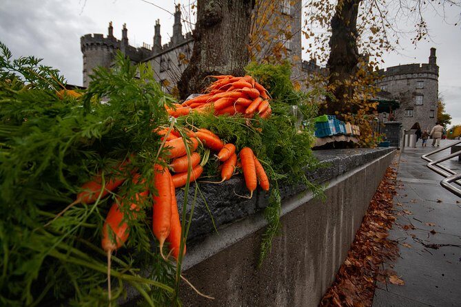 Kilkenny city tour in German. - Butter Slip and the Tholsel: medieval lanes you can actually feel