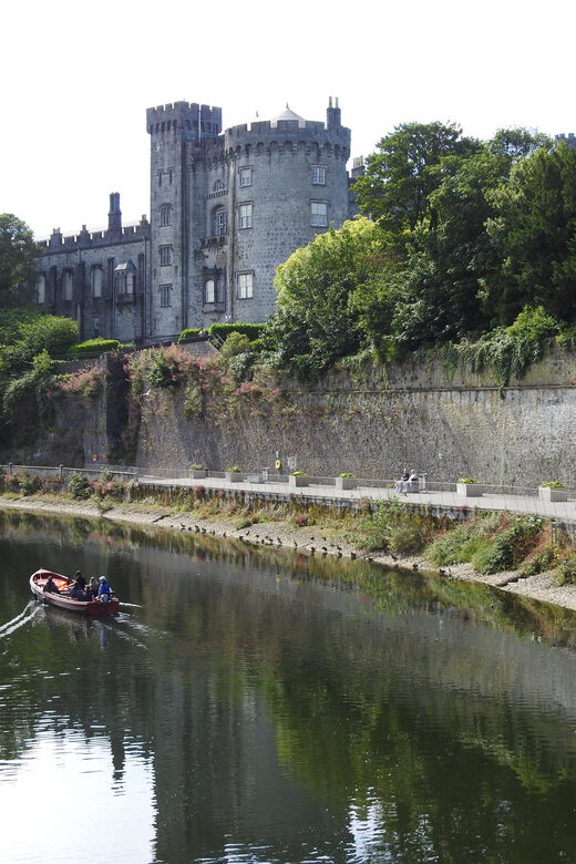 Kilkenny: Guided City Boat Tour with Kilkenny Castle Views - Finding Canal Square and the exact spot to meet your boat