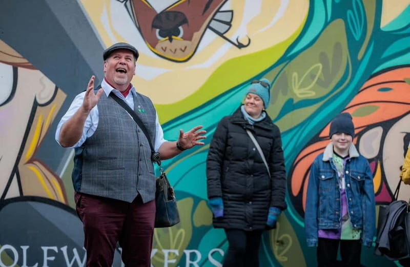 Kilkenny: Historical and Hysterical Guided City Walking Tour - Starting at Kilkenny Castle: your 75-minute Medieval Mile plan