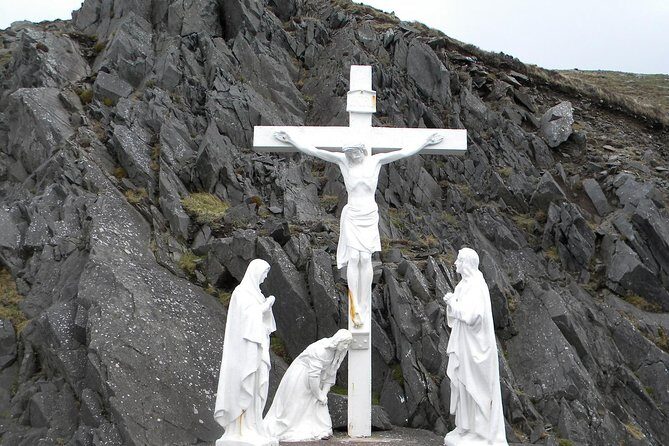 Killarney Super Saver: Dingle and Slea Head Day Trip plus Ring of Kerry and Killarney Lakes Day Trip - The Real Secret Sauce: Guides Who Turn Roads Into Stories