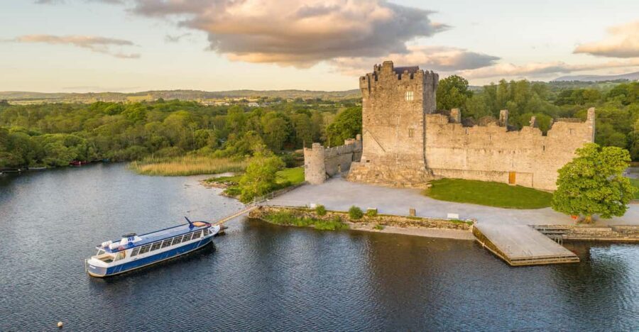 Lakes of Killarney: Boat Cruise - Riding the heated MV Lily of Killarney: comfort that actually helps