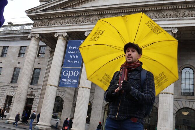Macabre, Ghostly & Bloody Walking Tour - General Post Office and the Death of Cuchulainn story moment