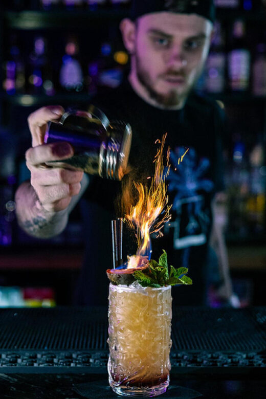 Premium Cocktail Class - Behind the Bar Moment: What “Making One Cocktail” Really Means