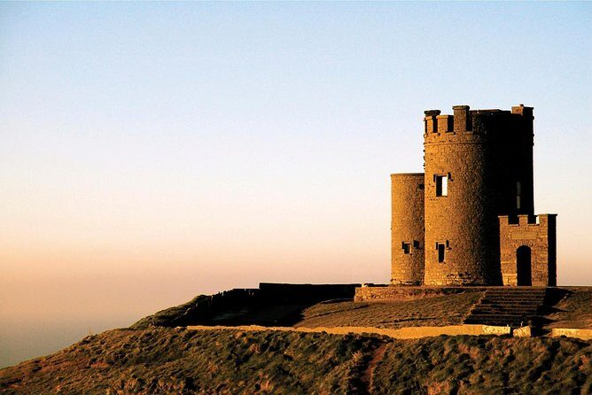 Private Cliffs of Moher Day Tour - Doolin lunch at Gus O’Connor’s Pub: music energy with real food breaks