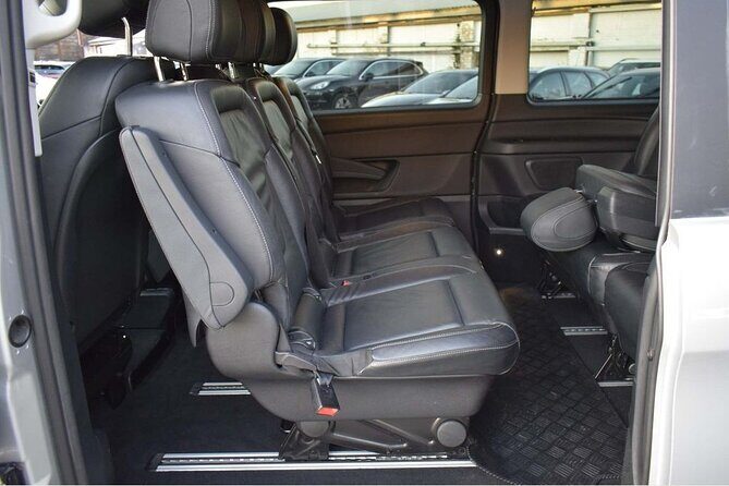 Private Dublin Airport Transfer to & from Belfast City - Door-to-Door Relief Between Dublin and Belfast